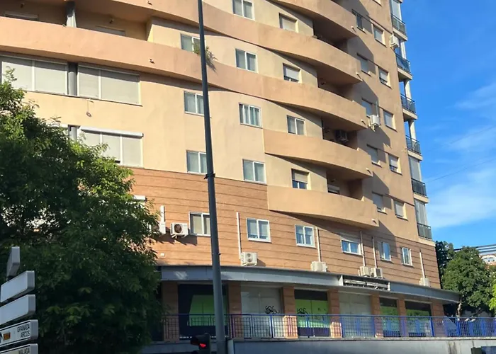 Piso De 3 Dormitorios Con Garaje